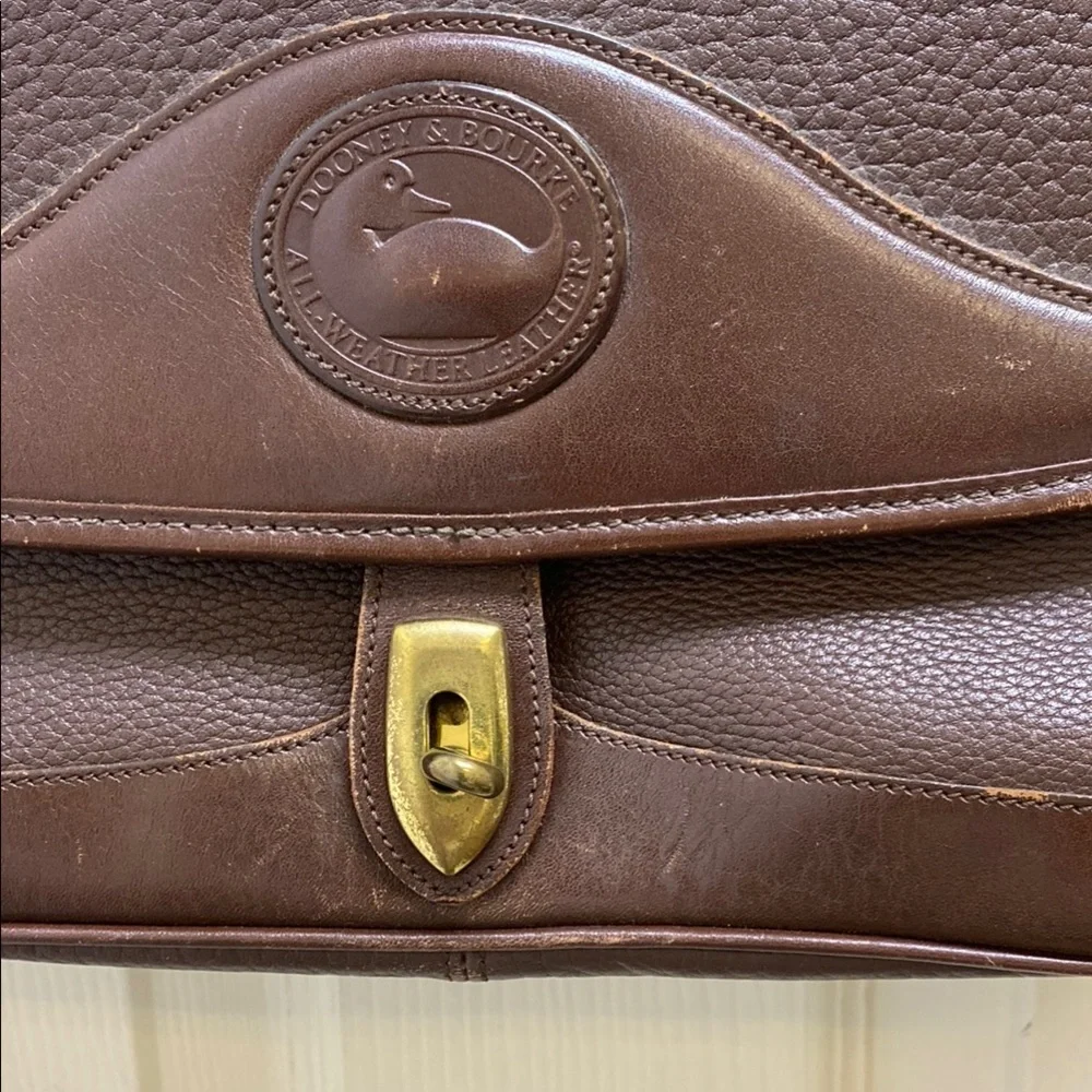Classic Dooney & Bourke Brown Leather Bag - Picture 2 of 13